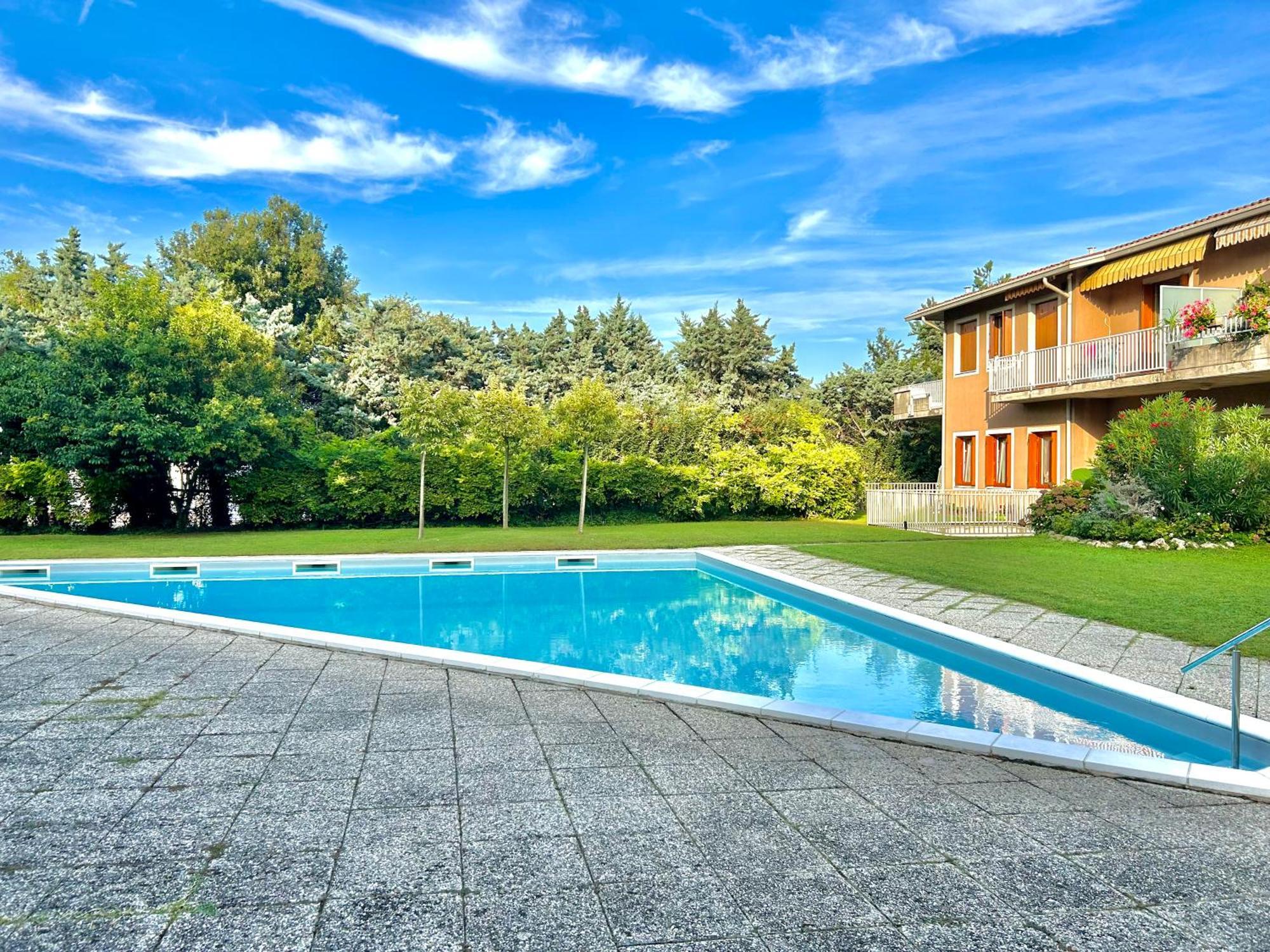 Gold Garda Desenzano Apartment Desenzano del Garda Ngoại thất bức ảnh