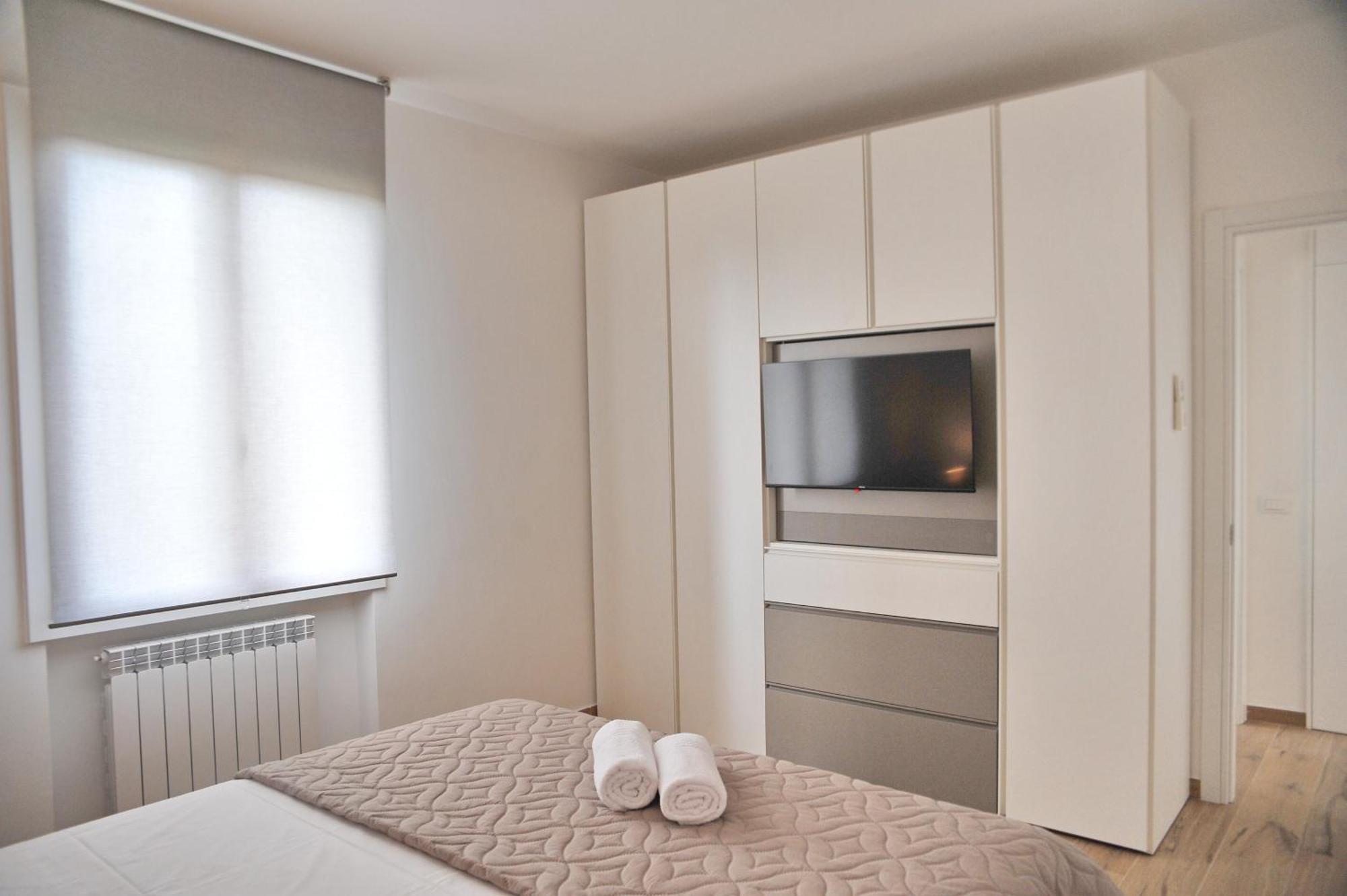 Gold Garda Desenzano Apartment Desenzano del Garda Ngoại thất bức ảnh