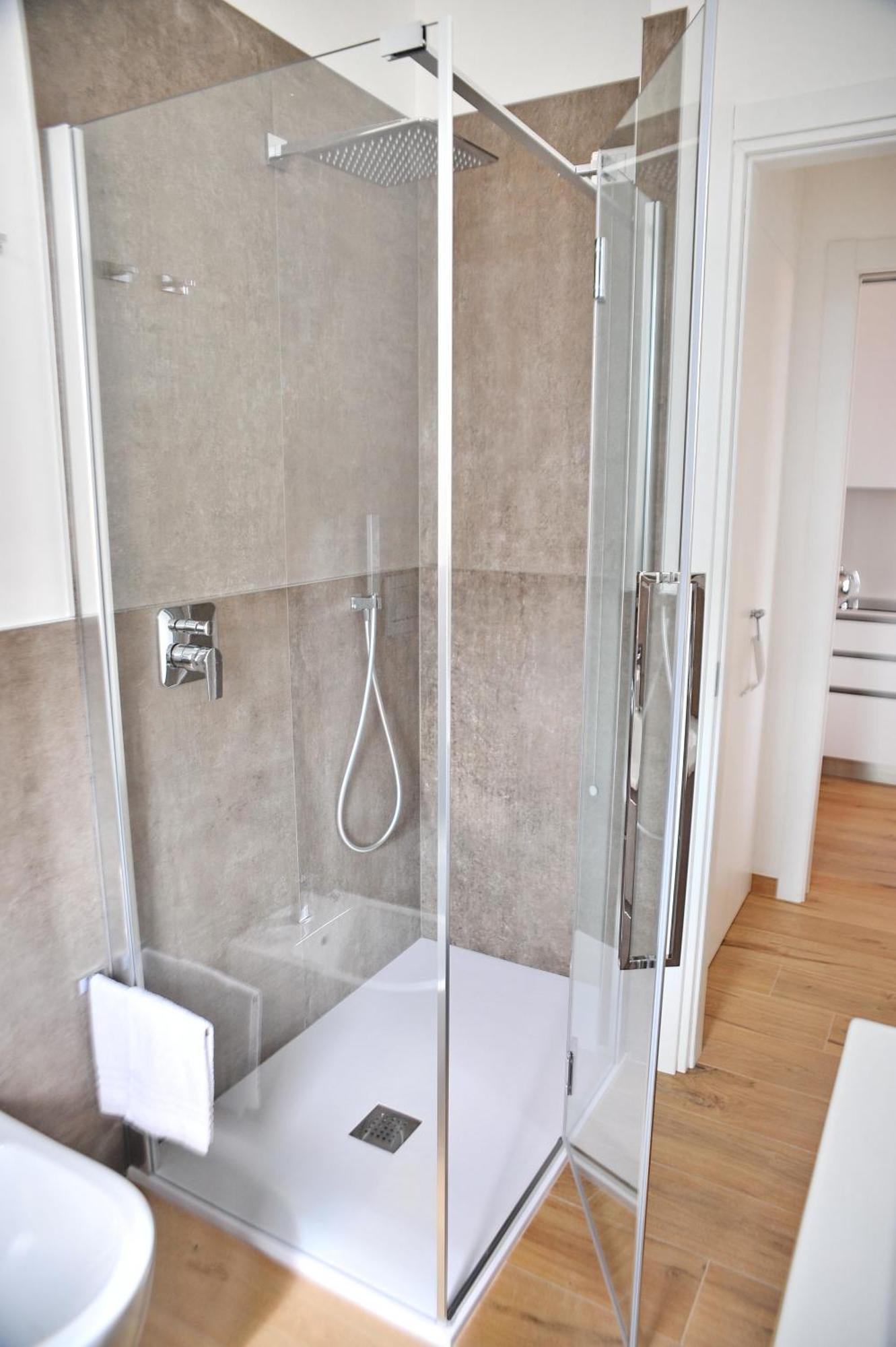 Gold Garda Desenzano Apartment Desenzano del Garda Ngoại thất bức ảnh