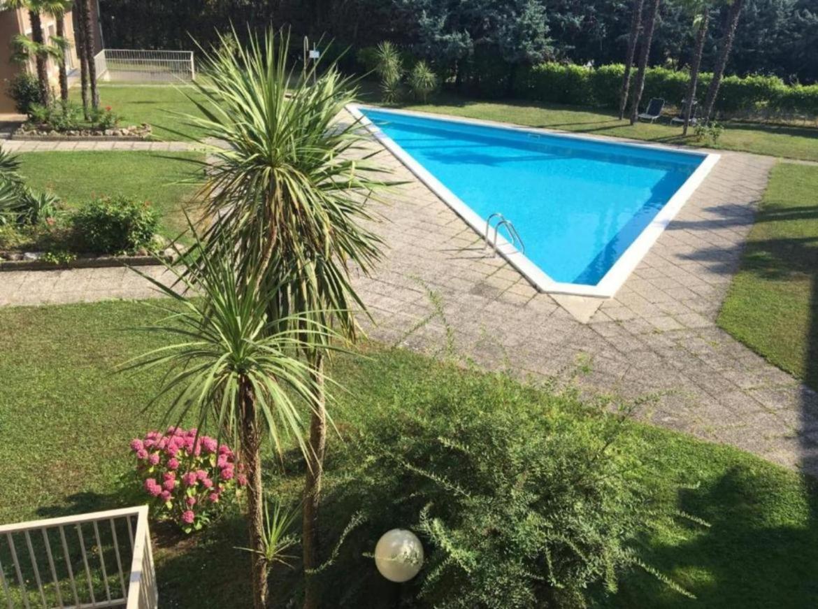 Gold Garda Desenzano Apartment Desenzano del Garda Ngoại thất bức ảnh